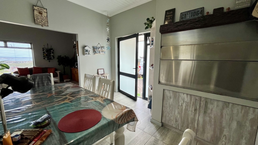 2 Bedroom Property for Sale in Hoogland Western Cape